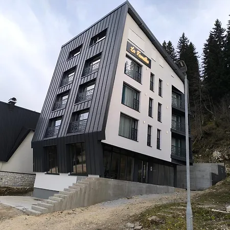 아파트 La Familia 자호리나